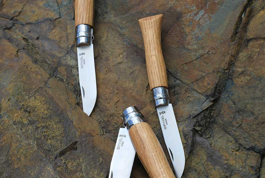 Couteau de poche Opinel Tradition Luxe Inox N°08 – Chêne  NYCTALOPE  