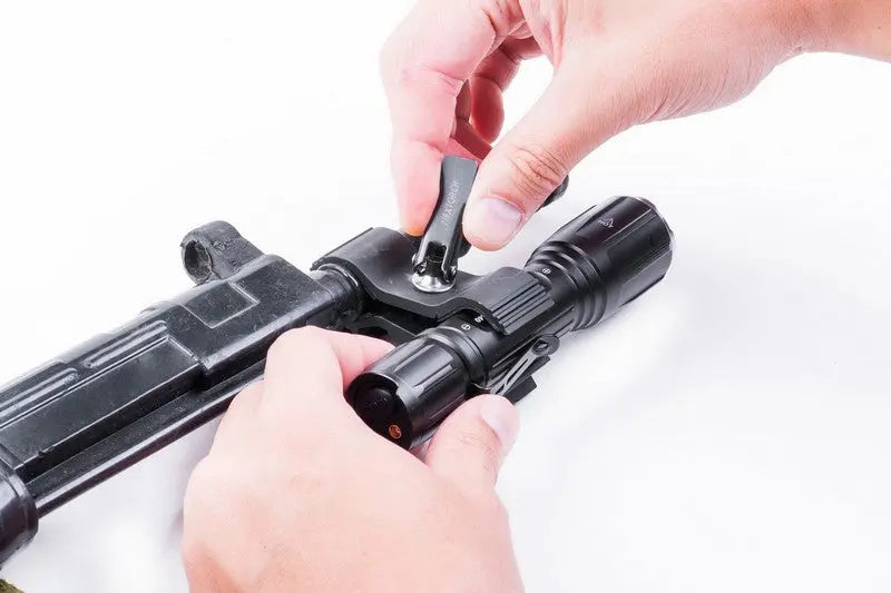 Support Nextorch RM85S montage rapide sur fusil et arme pour lampe torche  NYCTALOPE  