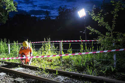 Tour d'éclairage Nightsearcher STRATOSTAR AC 115000 Lumens - Alimentation secteur 110-240V - Trépied 4,5m - IP67 - NYCTALOPE