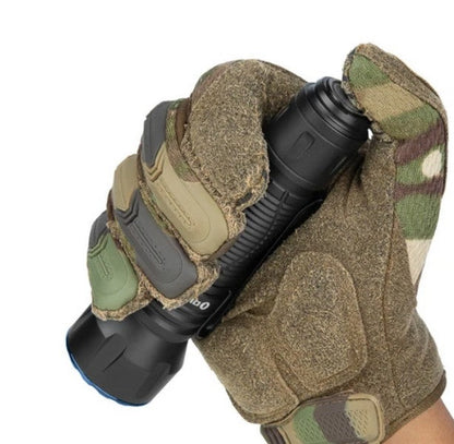 Lampe Torche Olight Javelot - 1350 Lumens rechargeable longue portée  NYCTALOPE  
